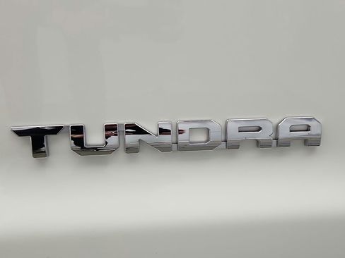 Used 2018 Toyota Tundra SR5 w/ TRD Off Road Package image 27