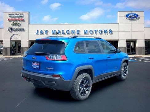 Used 2021 Jeep Cherokee Trailhawk w/ Trailer Tow Group AWD/4WD image 2
