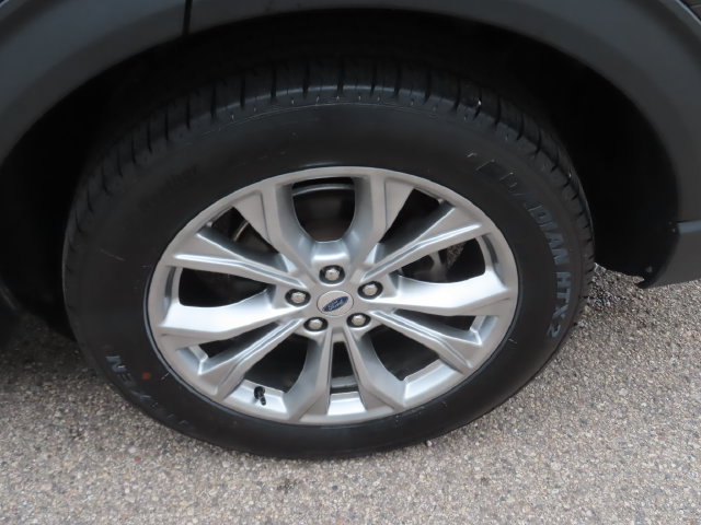 Used 2024 Ford Explorer Limited AWD/4WD image 17