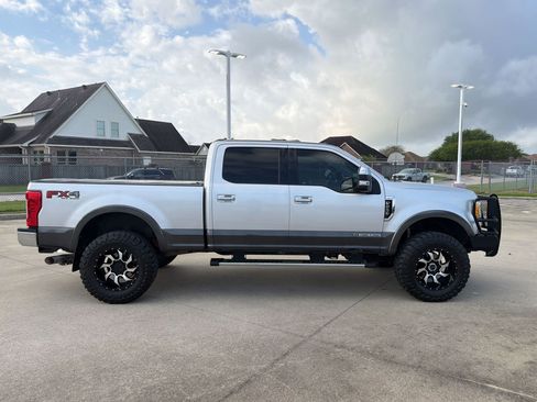 Used 2017 Ford F250 Lariat w/ Chrome Package image 35