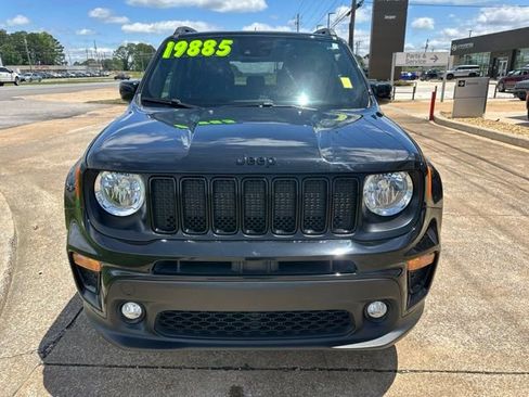 Used 2022 Jeep Renegade Altitude AWD/4WD image 2