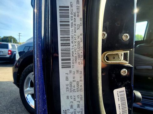 Used 2018 RAM 1500 Express w/ Express Value Package image 28