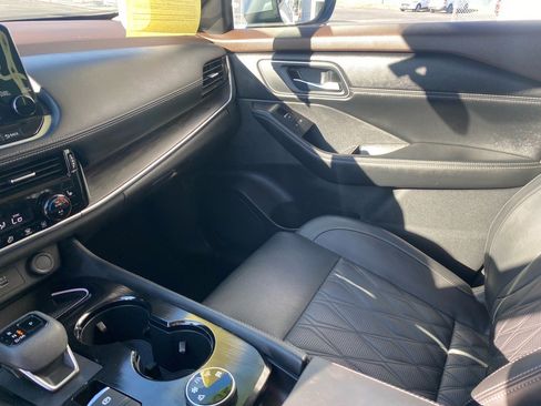 Used 2023 Nissan Rogue Platinum w/ Platinum Premium Package image 27