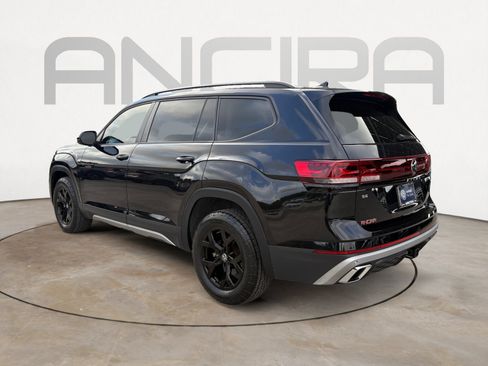 Certified 2024 Volkswagen Atlas Peak Edition SE AWD/4WD image 8