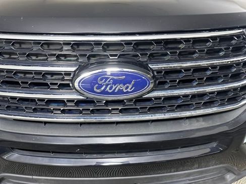 Used 2020 Ford Explorer XLT w/ Equipment Group 202A image 9
