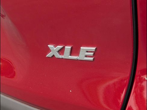 Used 2025 Toyota RAV4 XLE w/ Convenience Package FWD image 25