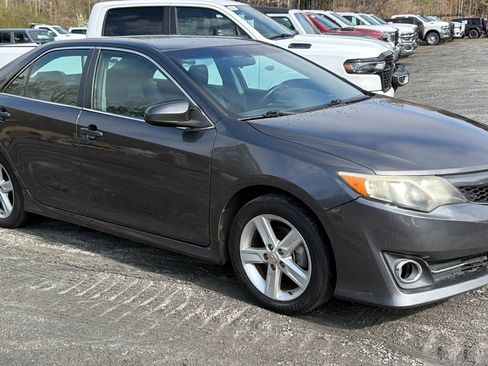 Used 2013 Toyota Camry SE image 5