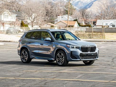 Used 2026 BMW X1 xDrive28i w/ Technology Package image 3