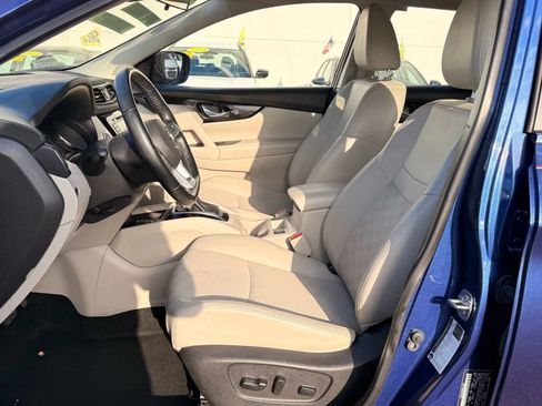 Used 2022 Nissan Rogue Sport SV w/ Technology Package image 12