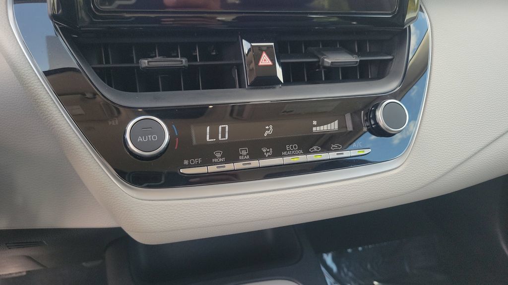 Certified 2025 Toyota Corolla LE FWD image 15