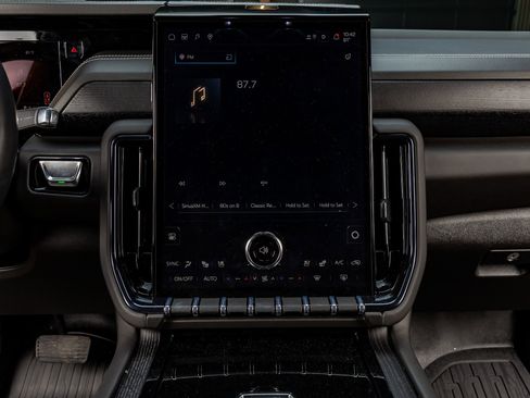 Used 2026 GMC Yukon AT4 Ultimate image 23