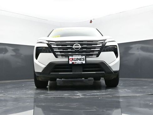 Used 2024 Nissan Rogue SV FWD image 48