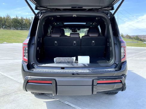 Used 2025 Nissan Armada Platinum Reserve AWD/4WD image 9