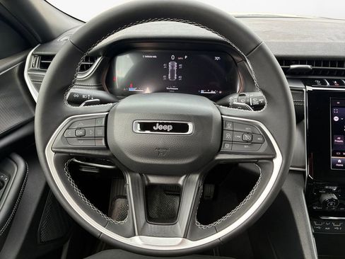 New 2025 Jeep Grand Cherokee L Laredo image 21