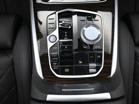 Used 2024 BMW X7 xDrive40i w/ Executive Package image 15