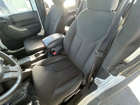 Used 2018 Jeep Wrangler Sport image 14