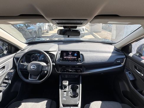 Used 2025 Nissan Rogue SV FWD image 35