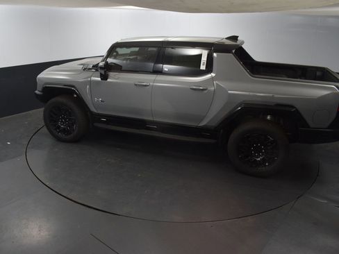 New 2025 GMC Hummer EV 2X image 44