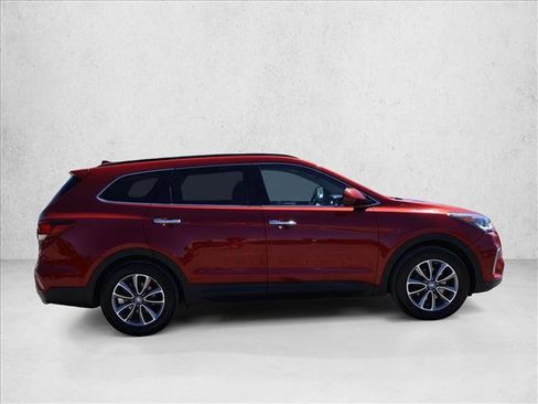 Used 2018 Hyundai Santa Fe SE FWD image 4