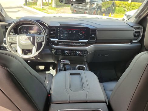 Used 2022 GMC Sierra 1500 Elevation w/ Elevation Premium Package image 14