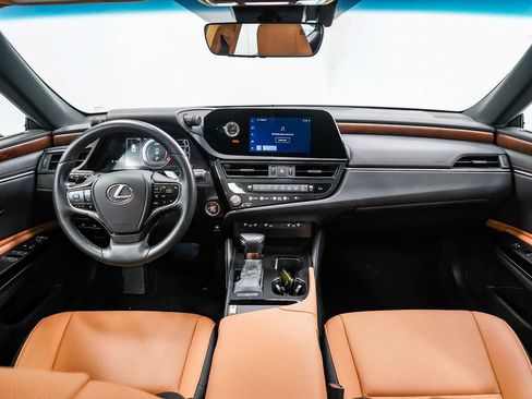 Used 2025 Lexus ES 350 w/ Premium Package FWD image 12