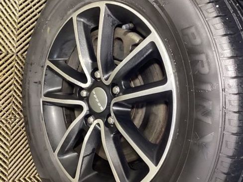 Used 2018 Dodge Grand Caravan SXT w/ Blacktop Package image 8