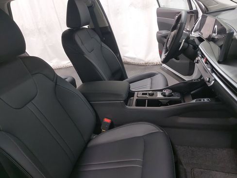New 2025 Kia Sorento EX image 10