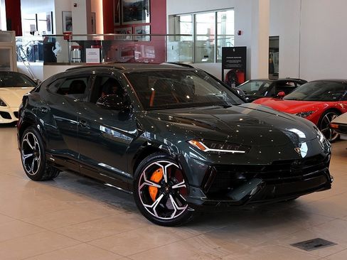 Used 2023 Lamborghini Urus S image 7