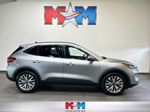 Used 2022 Ford Escape Titanium w/ Class II Trailer Tow Package AWD/4WD image 1