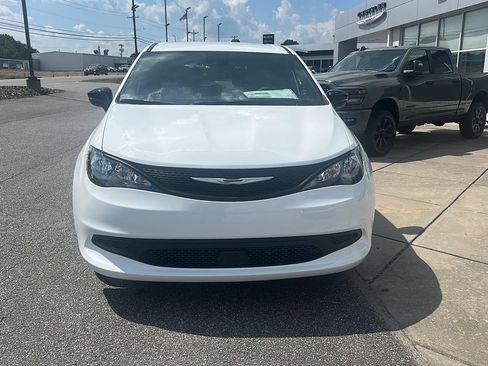 New 2026 Chrysler Voyager LX image 2