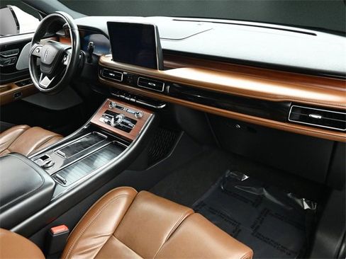 Used 2021 Lincoln Aviator Reserve w/ Equipment Group 210A image 22