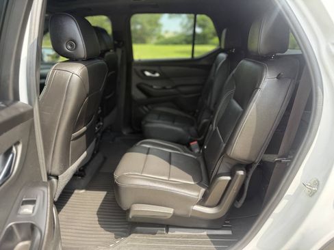 Used 2023 Chevrolet Traverse LT w/ LT Premium Package AWD/4WD image 11