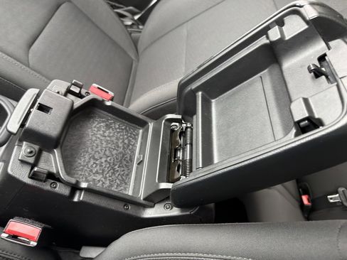 Used 2022 Jeep Wrangler Unlimited Sport image 38