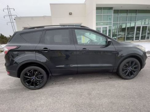 Used 2017 Ford Escape SE w/ Equipment Group 201A image 9