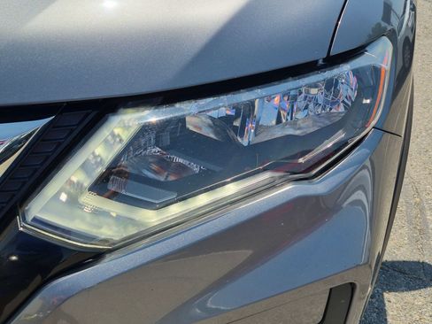 Certified 2020 Nissan Rogue SV AWD/4WD image 12