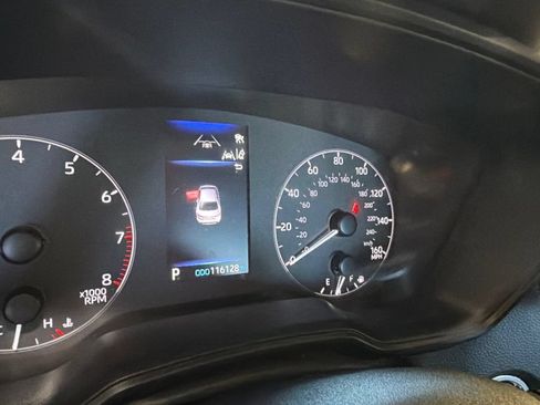 Used 2024 Toyota Corolla SE w/ SE Convenience Package FWD image 12
