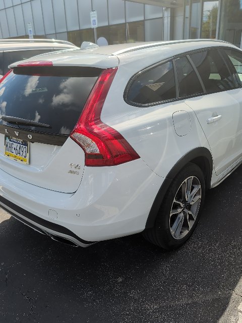 Used 2018 Volvo V60 T5 Cross Country w/ Convenience Package AWD/4WD image 11