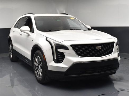 Used 2019 Cadillac XT4 Sport image 2