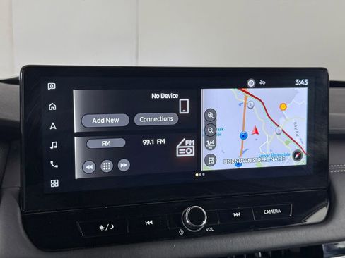 Used 2025 Mitsubishi Outlander AWD image 32