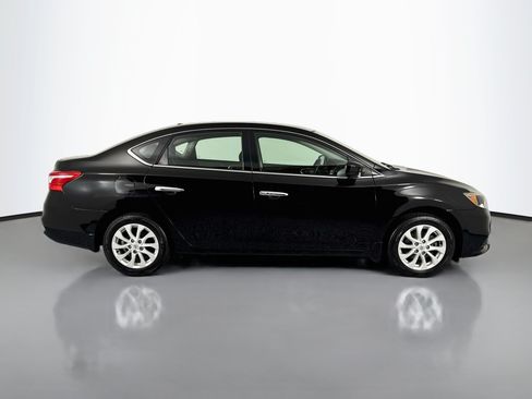 Used 2019 Nissan Sentra SV FWD image 4