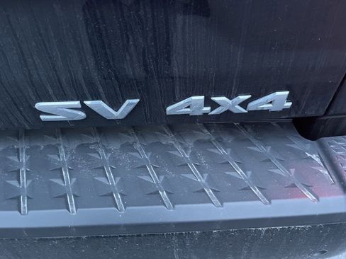 Used 2021 Nissan Titan SV w/ SV Convenience Package image 7