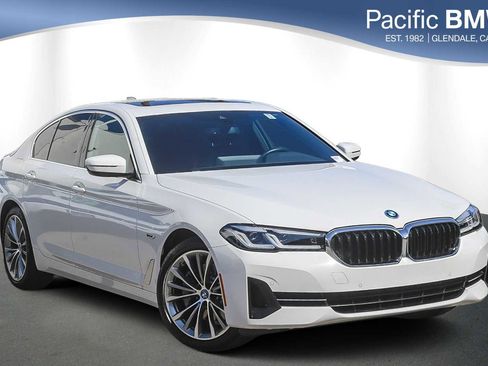 Used 2023 BMW 530e w/ Convenience Package image 1