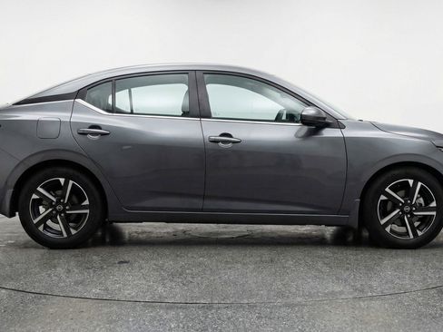 Used 2025 Nissan Sentra SV image 11