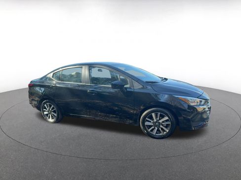 Used 2025 Nissan Versa SV image 14