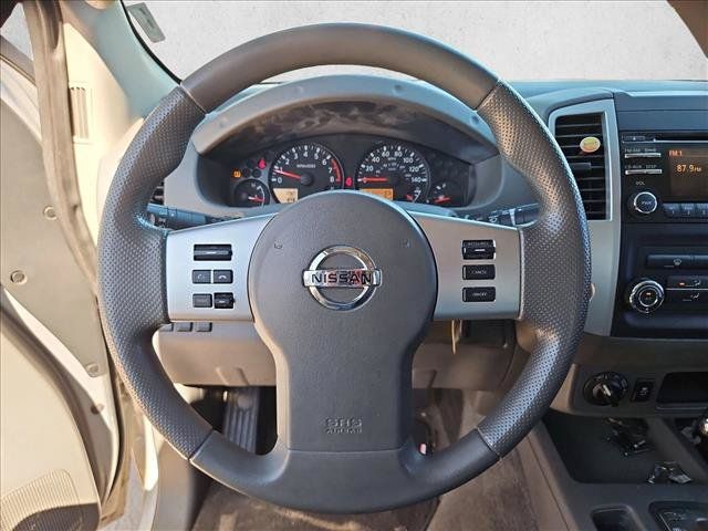 Used 2013 Nissan Frontier SV AWD/4WD image 13