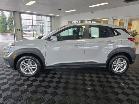 Used 2022 Hyundai Kona SE image 7