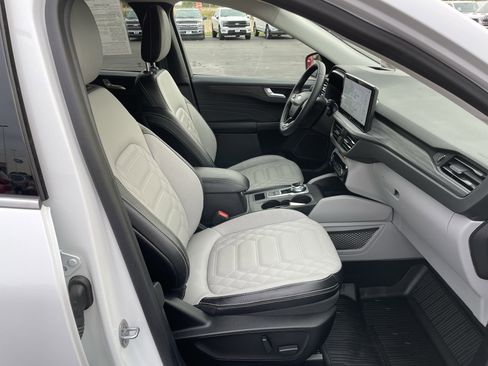 Used 2023 Ford Escape SE w/ PHEV Premium Package image 42