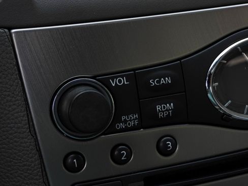 Used 2015 INFINITI Q40 w/ Moonroof Package RWD image 54