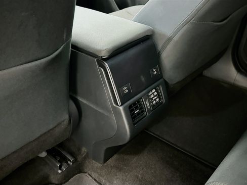 Used 2024 Subaru Solterra AWD/4WD image 28