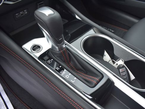 Used 2025 Nissan Altima 2.5 SR image 27